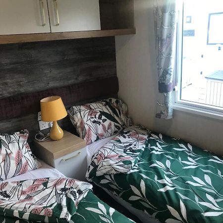 Flamingo Land Private Caravan - No 8 Cedarwood Hotel Kirby Misperton Kültér fotó