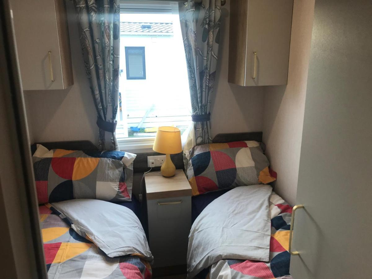 Flamingo Land Private Caravan - No 8 Cedarwood Hotel Kirby Misperton Kültér fotó